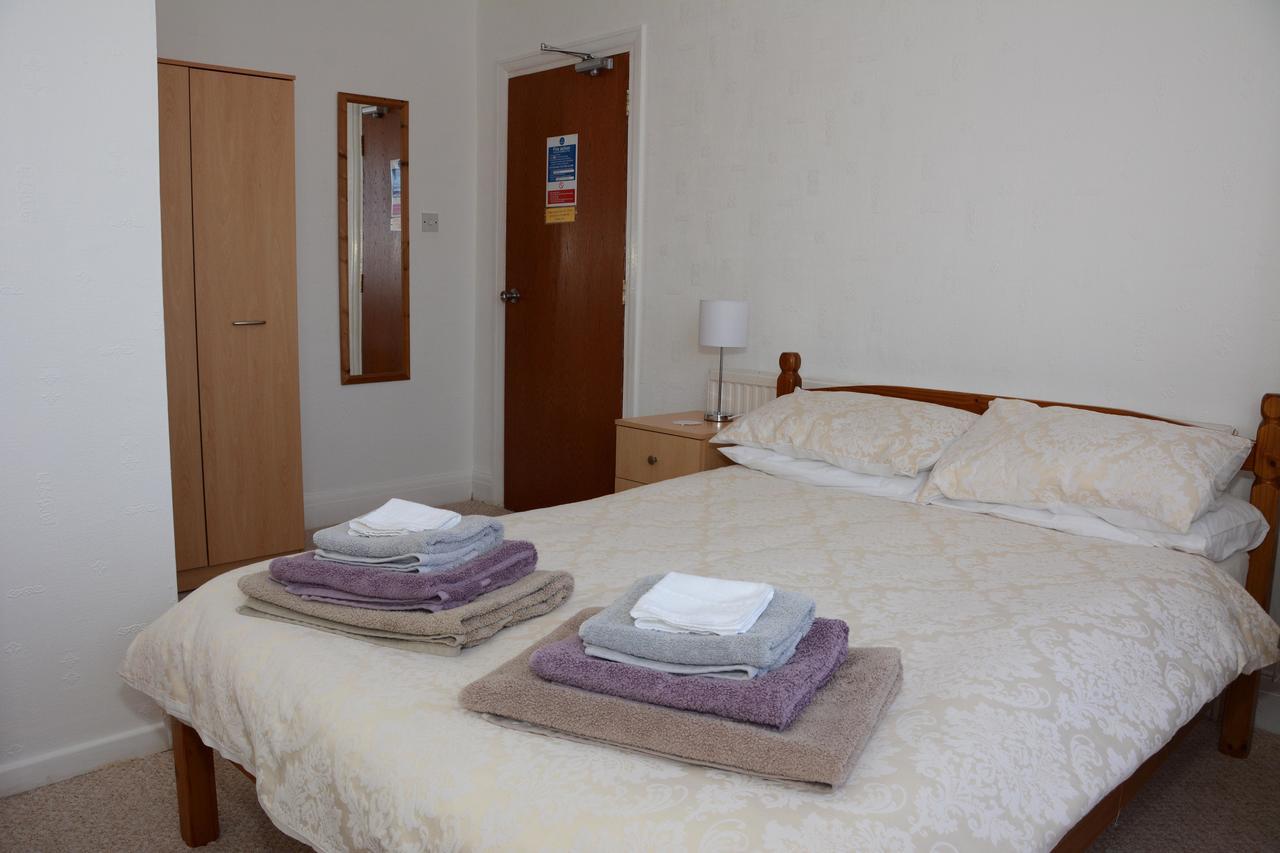 The Cove Guest House Rhyl Exterior photo